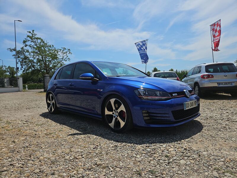 VW Golf GTI livrée
