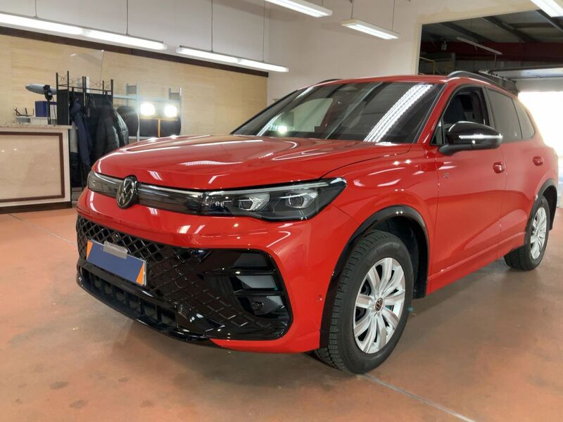 VW Tiguan rouge livrée